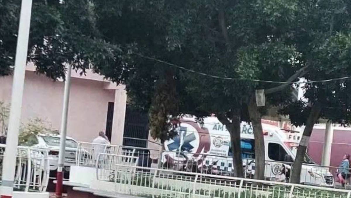 Un hombre de la tercera edad falleció este jueves dentro del edificio anexo al Palacio Municipal de Tecámac. | Foto: Especial