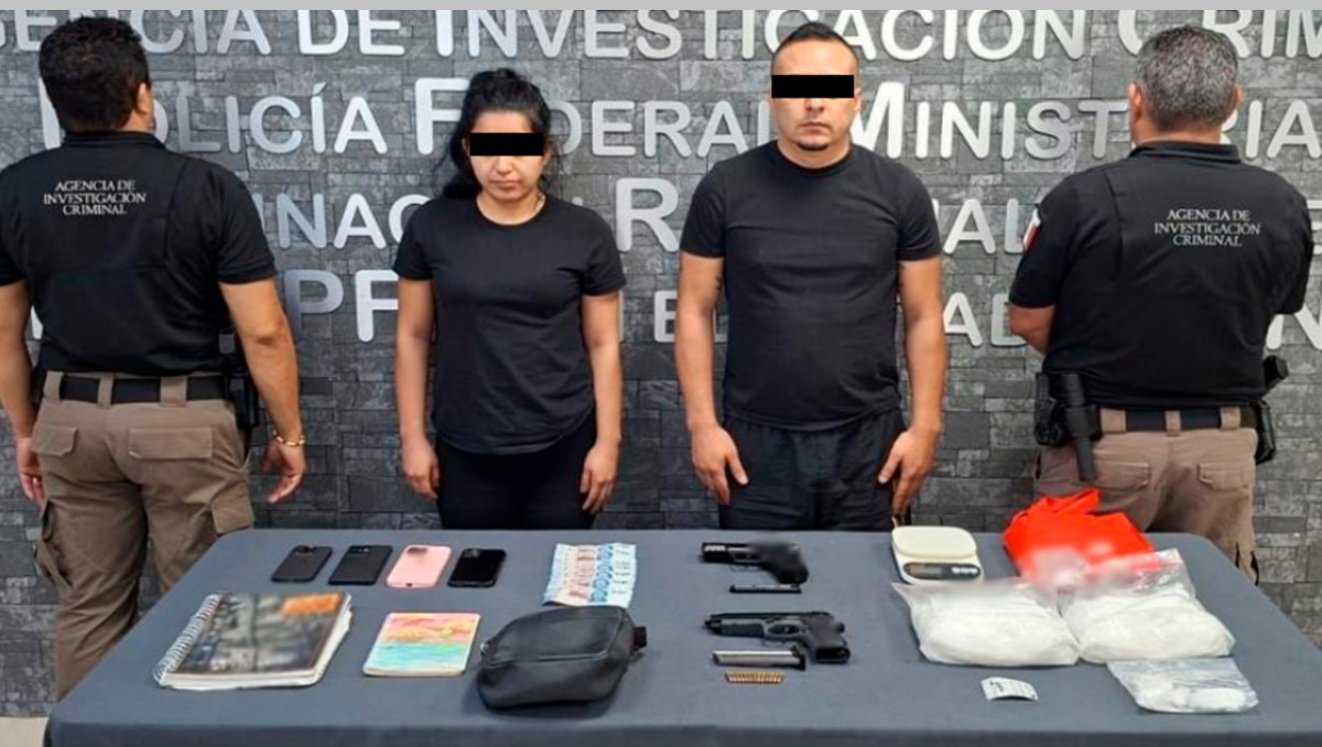 En el operativo en Nuevo León se aseguraron dos kilos de metanfetamina, medicamento controlado y dinero en efectivo. | Foto: Especial