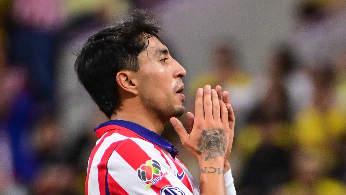 Chivas cierra preparación para el Clásico Tapatío con bajas importantes (Imago7)