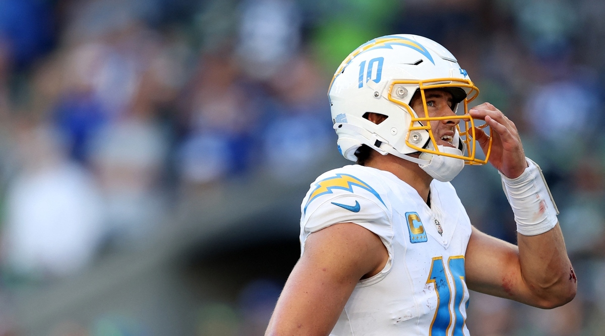 Justin Herbert, uno de los quarterbacks con más errores en el inicio de la NFL (AFP)