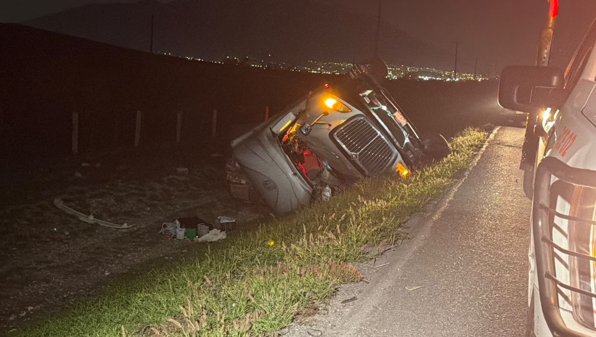 El accidente se registró sobre la autopista a Saltillo, a la altura del kilómetro 55, sobre la lateral. Miranda Arias