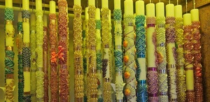 Las tradicionales ceras escamadas, una expresión de fe, identidad y herencia cultural que ilumina las celebraciones de Día de Muertos.