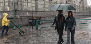 Protección Civil del Estado de Puebla exhorta a la población a manejar con precaución y abrigarse bien para evitar accidentes y enfermedades respiratorias.