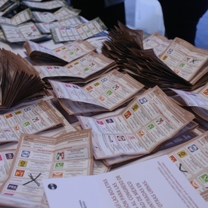 Urnas de elecciones en México, en un conteo de boletas