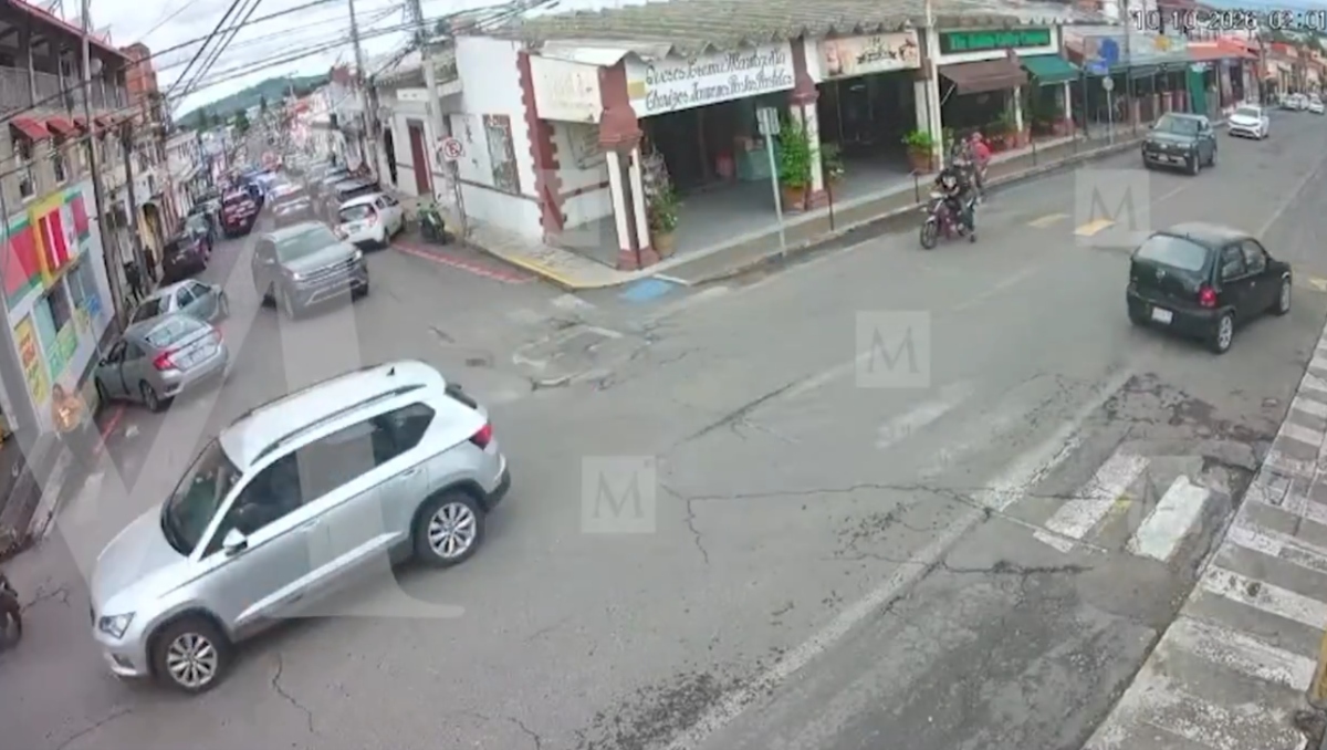 Persecución y balacera en centro de Chipilo deja un policía herido | Cortesía: Karla Gala / Grupo Comunidad de Chipilo (Facebook)