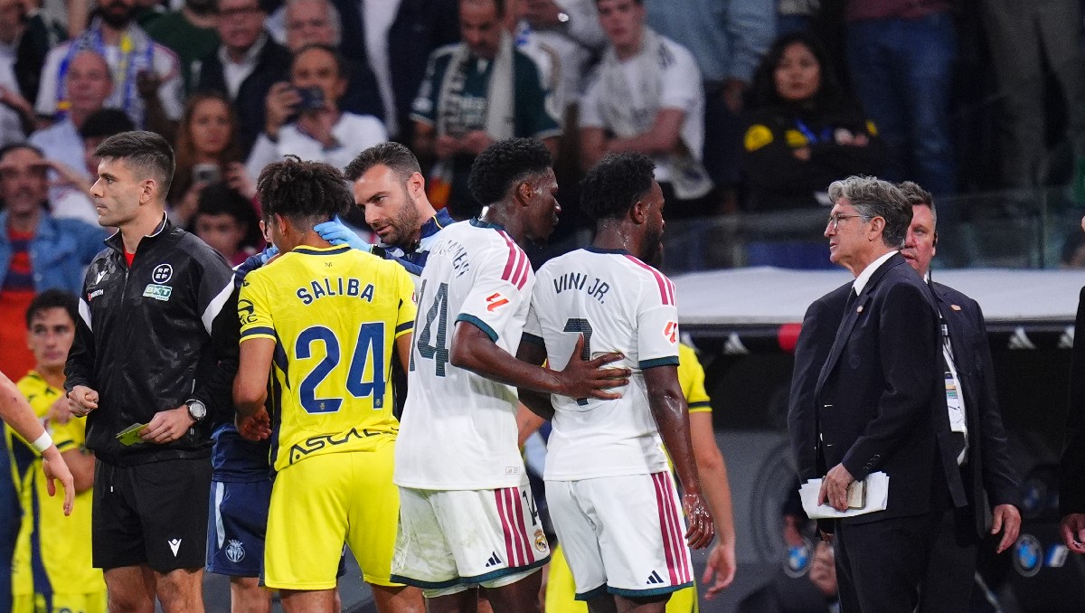 Revelan audios del VAR de la expulsión de Vinicius en el Real Madrid vs Villarreal (Agencia Ap)