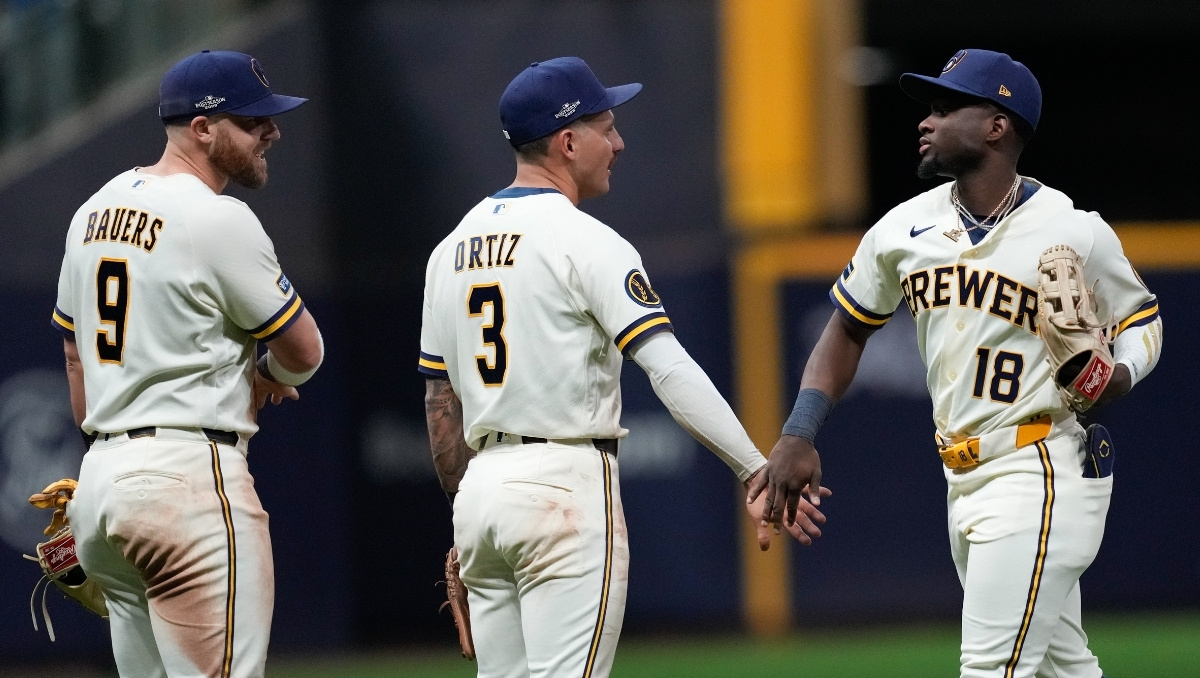 Brewers vencen a Dodgers en el Juego 1 de la Serie de Campeonato de la Liga Nacional (AP)