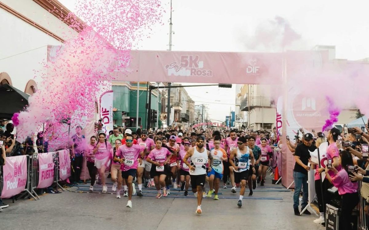 Cientos participan en carrera Soy PodeRosa para apoyar la prevención del cáncer de mama. | Cortesía