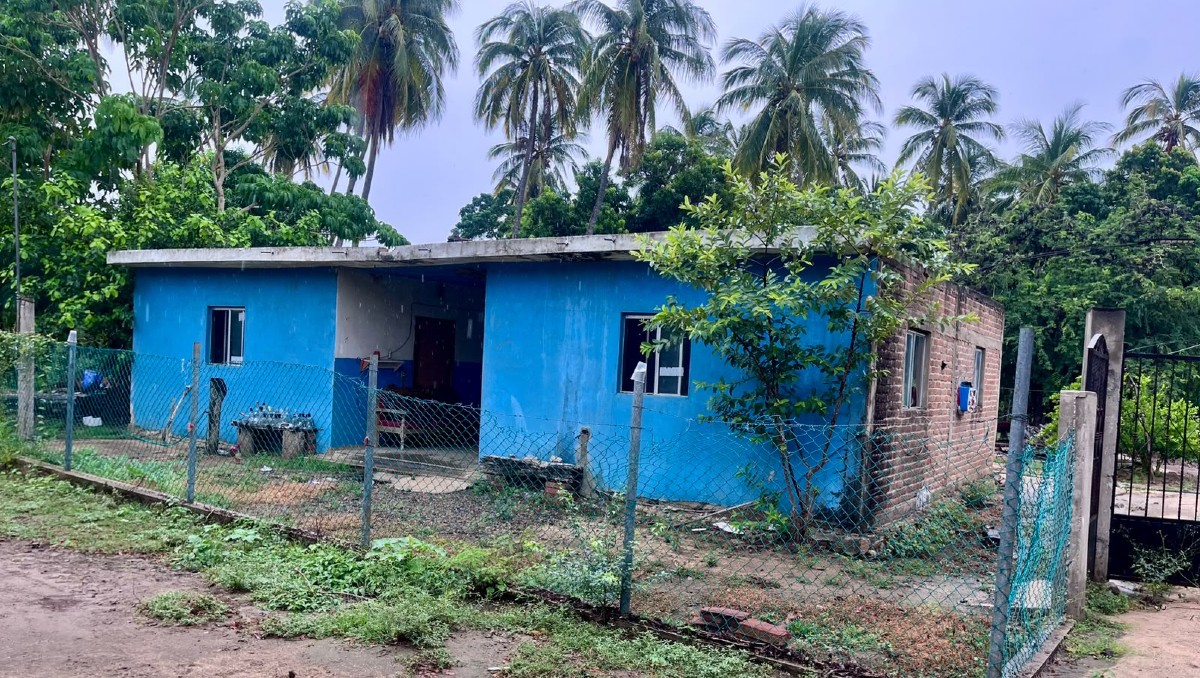 Habitantes de Jalisco desafían huracán Simon: Aquí nací, aquí me quedo