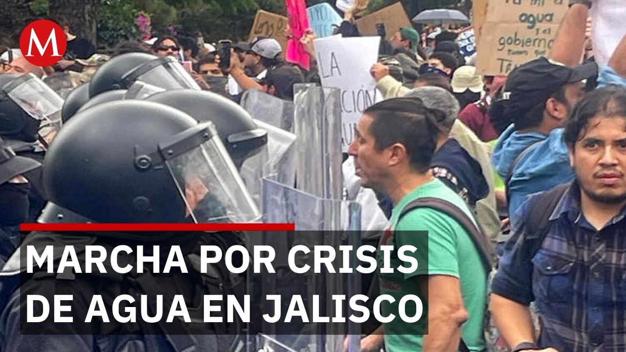 Protesta termina en enfrentamientos por crisis de agua en Guadalajara