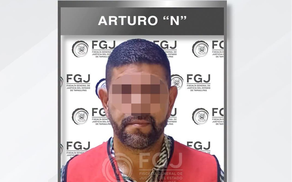 Agentes de la Policía de Investigación detuvieron en Tampico a un director de secundaria de Ciudad Madero señalado por presunto abuso sexual agravado.
