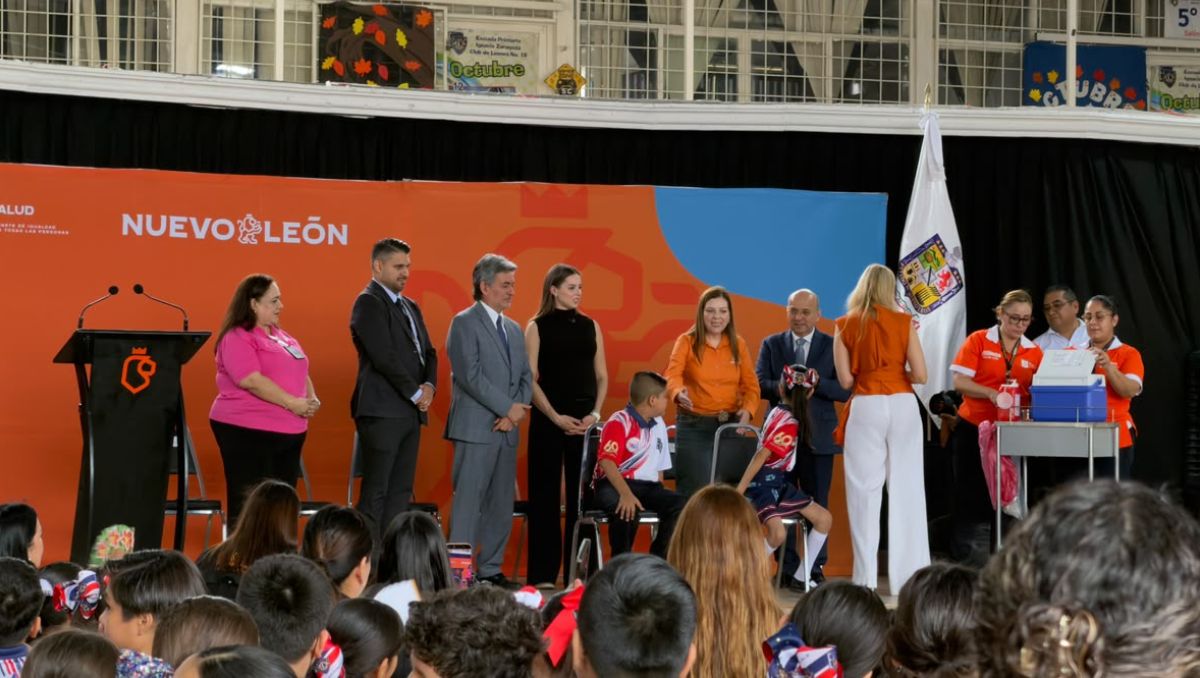 Alma Rosa Marroquín y Mariana Rodríguez dieron el banderazo a la campaña de vacunación | Ángel Mercado