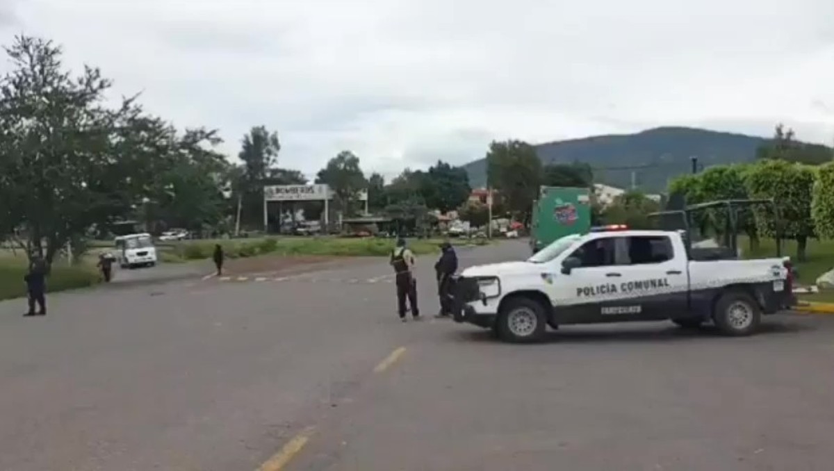 Autoridades desplegaron un operativo de seguridad tras el ataque a la comandancia de bomberos en Michoacán.  Foto: Especial