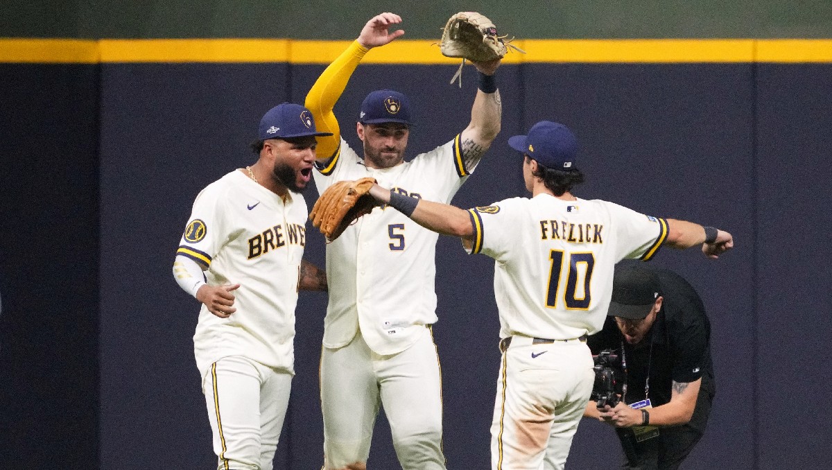 Brewers derrotan a Dodgers en Juego 2 de Serie de Campeonato (Reuters)