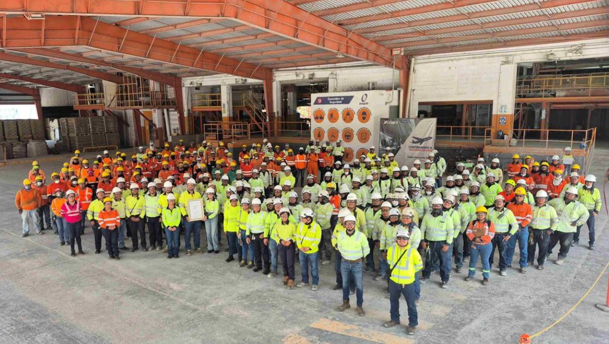 Cemex recibió la mención honorífica de la Profepa tras recolectar 3 mil kilos de residuos plásticos | Especial
