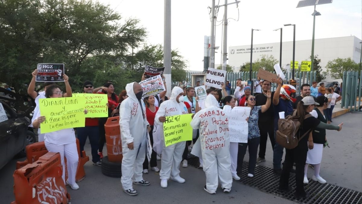 Cada 10 minutos los manifestantes abrían el paso a la circulación. Foto: Luis Guerra