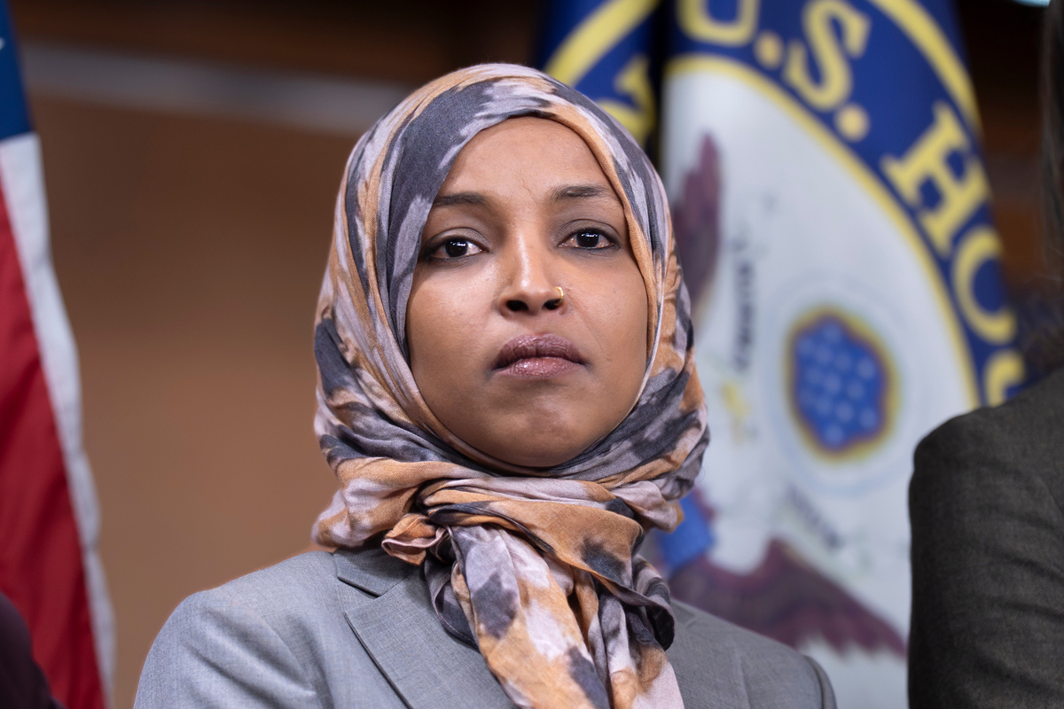 Agentes federales registran casa de representante demócrata Ilhan Omar