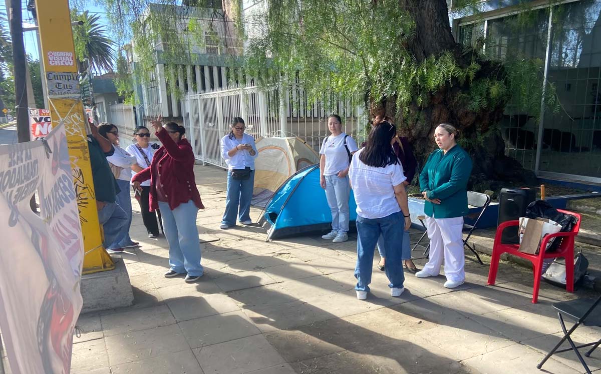 Trabajadores del IMSS se manifiestan en Durango. | Foto: Gilberto Lastra