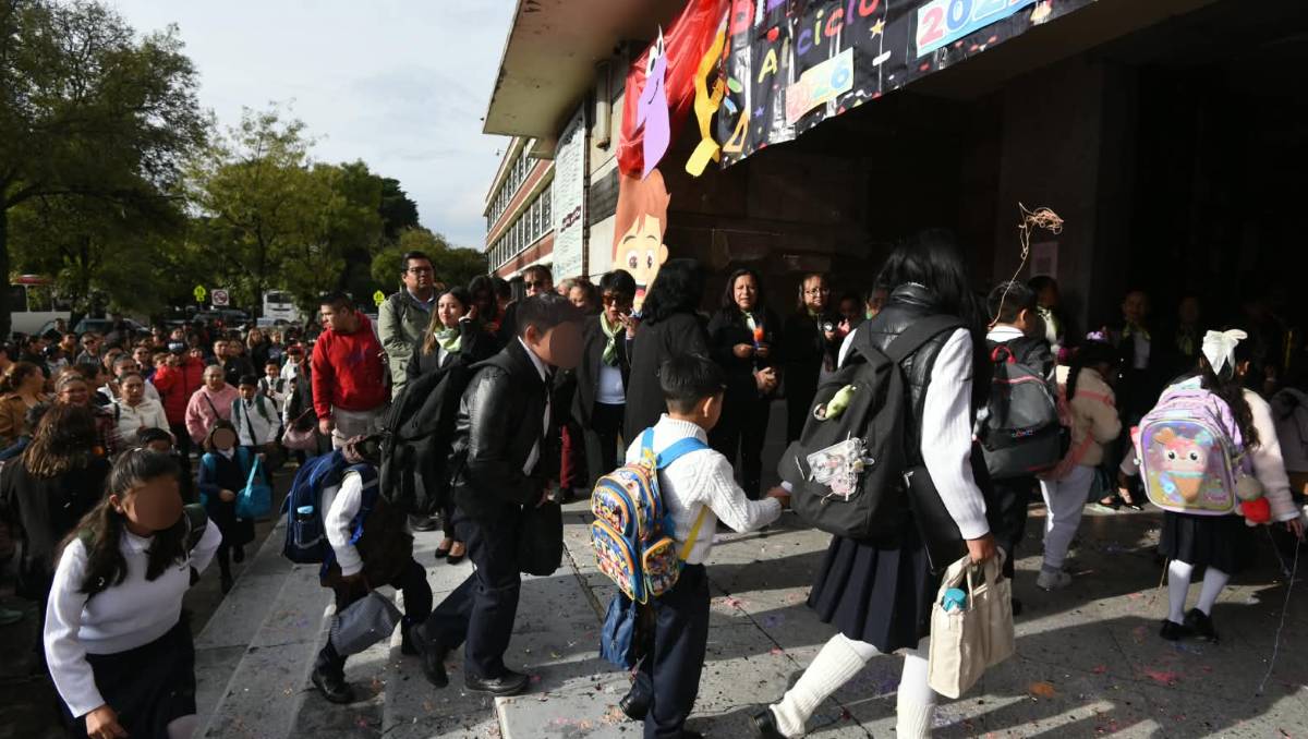Tras más de un año sin actualizar sus datos, la SEP reportó una caída de alumnos y escuelas en Edomex durante 2025-2026. | Foto: Tania Contreras