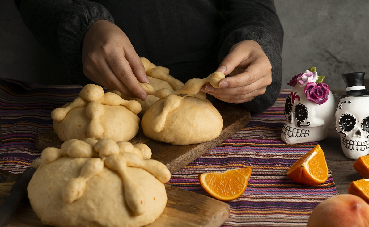 Los asistentes al taller aprenderán la forma de preparar el alimento que es tradición en México en el Día de Muertos. Foto Magnific