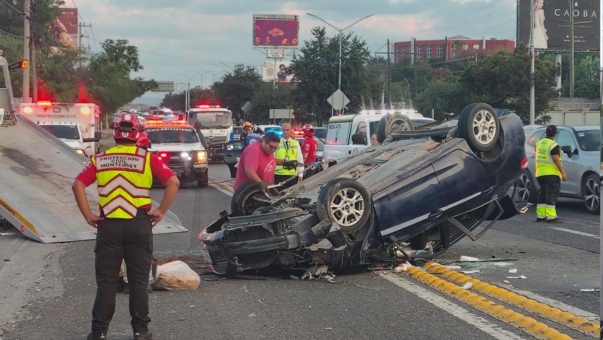 El accidente dejó trastocada la vialidad de la Carretera Nacional por varios minutos. Especial