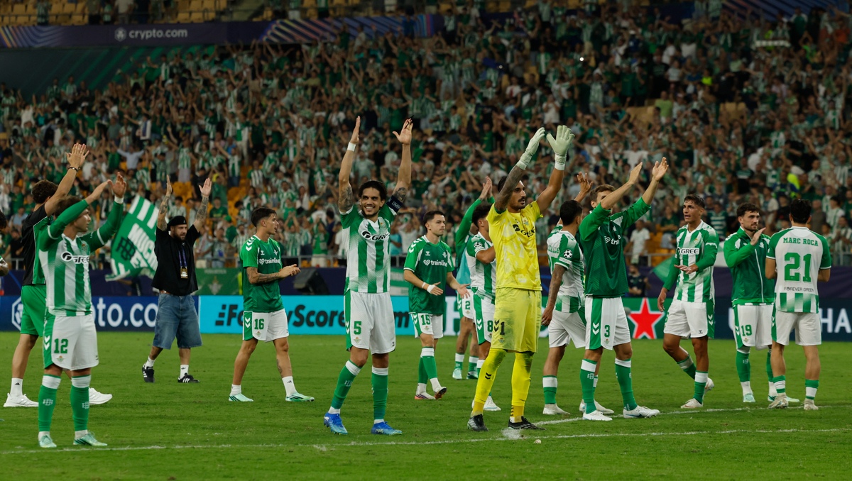 Betis de Fidalgo derrota al Porto de Santi Gimenez en un duelo de volteretas (EFE)