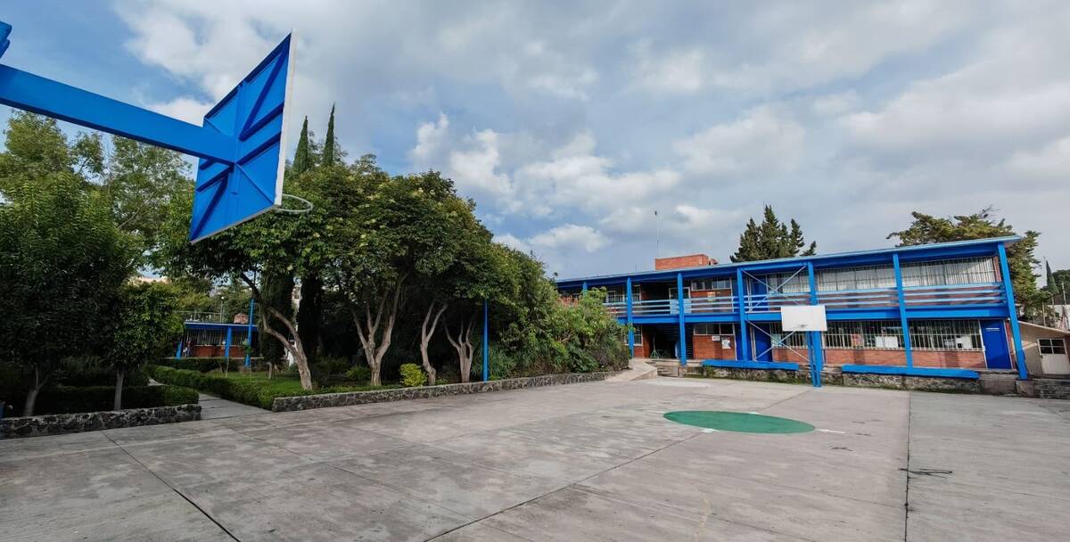Giovani Gutiérrez entregó trabajos de rehabilitación en una secundaria de Coyoacán | Foto: Especial