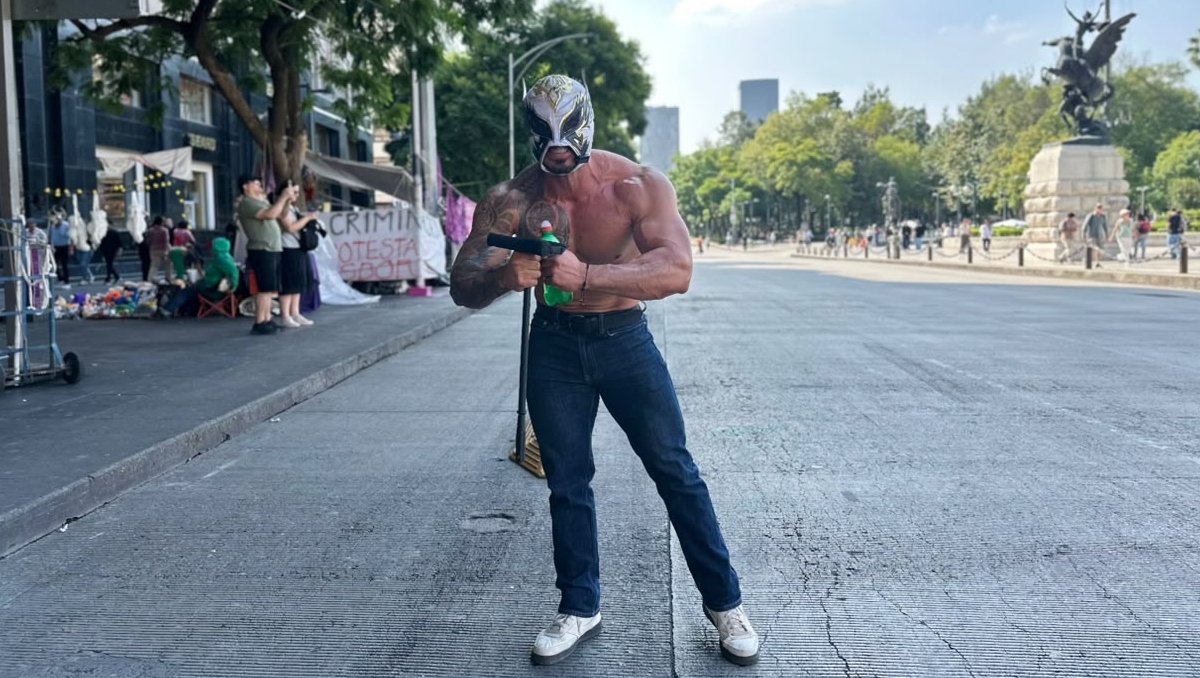 Limpiaparabrisas MX, el enmascarado que ayuda a los cruceros de todo el país (Especial)