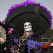 La actividad en la Plaza de Armas de Torreón, con altares de muertos, talleres de máscaras, concurso de catrinas y un programa artístico y musical.