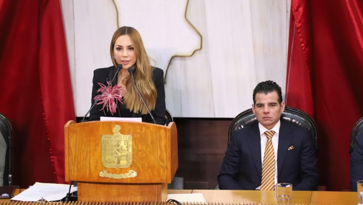 Perla Villarreal, presidenta del Congreso local y  Miguel Flores, secretario General de Gobierno. | Luis Guerra