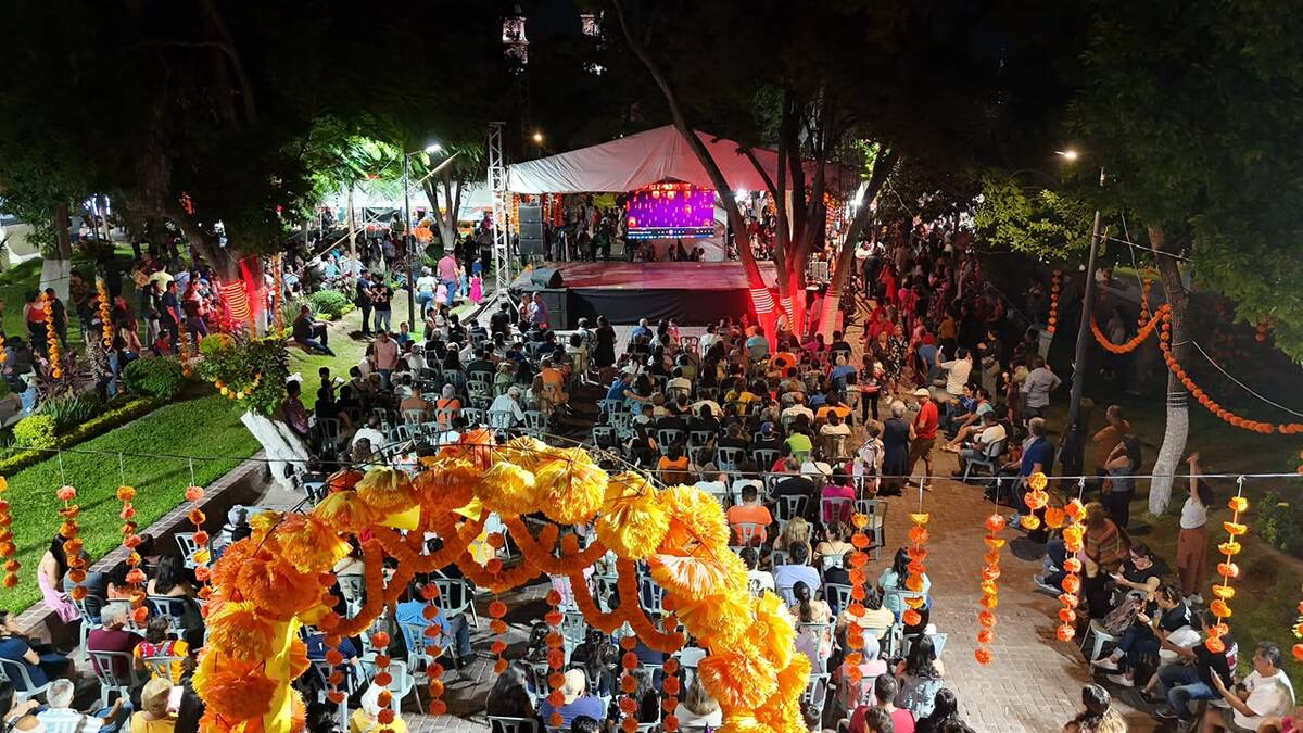 El renovado Zócalo de Iguala, listo para recibir a miles de visitantes en sus festividades tradicionales. | Foto: Especial
