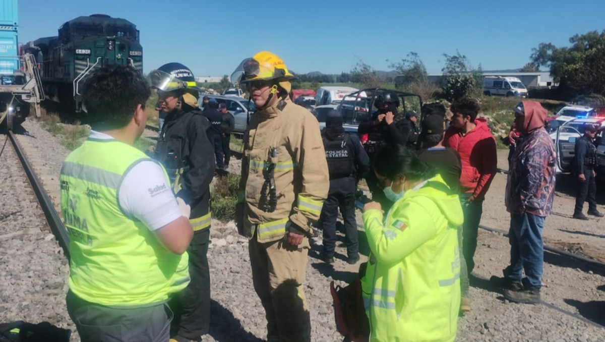 Tren embiste camioneta en Esperanza, Puebla: reportan muerto y heridos | Especial