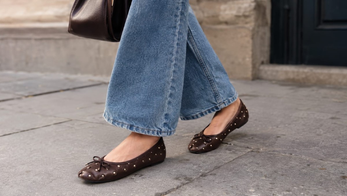 Bailarinas en otoño: Cómo Combinarlas con Jeans, Faldas y Vestidos | FOTO: MILENIO