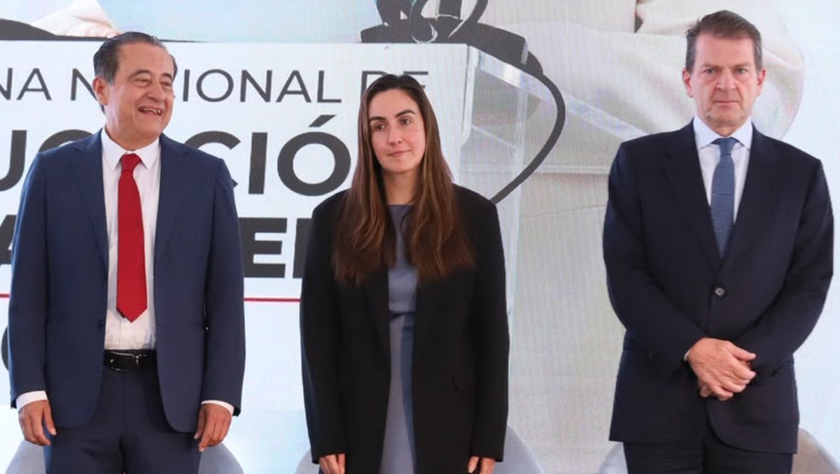 Emilio Romano, director general de la filial en México, partició en la SNEF 2026 (Derecha). Foto: Octavio Hoyos
