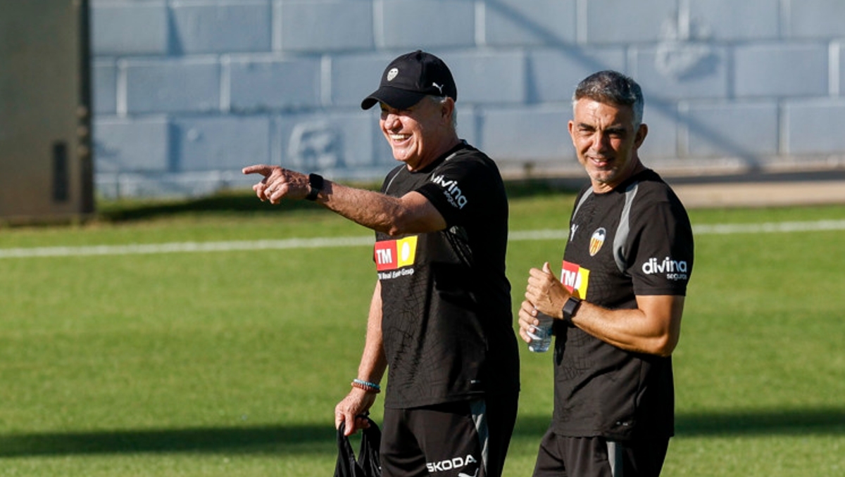 Javier Aguirre rompe una tradición de más de 100 años en el Valencia (EFE)