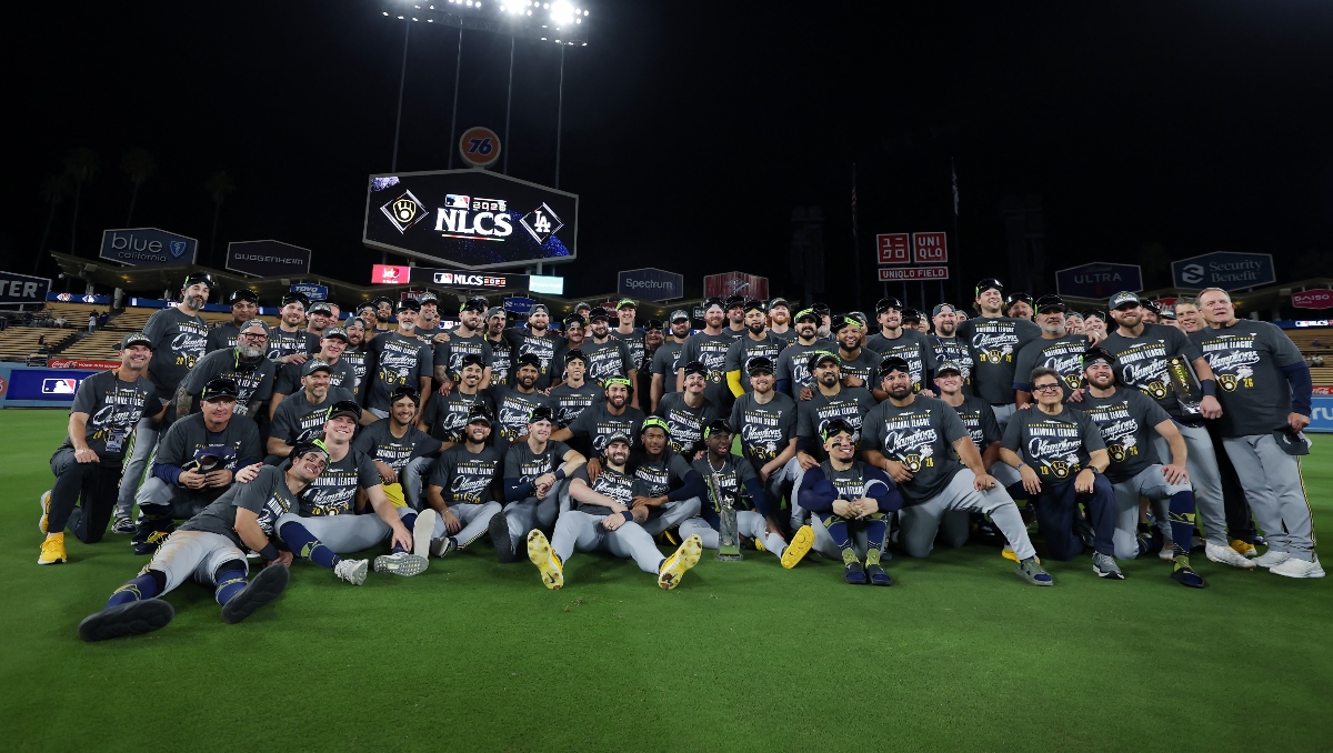 Milwaukee Brewers clasifican a la Serie Mundial por primera vez en 44 años (AFP)