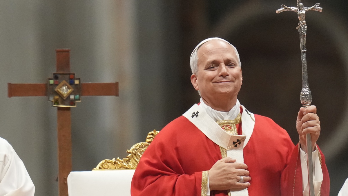 El Papa León XIV celebra una misa en la Basílica de San Pedro, en el Vaticano, el jueves 8 de octubre de 2026. | AP