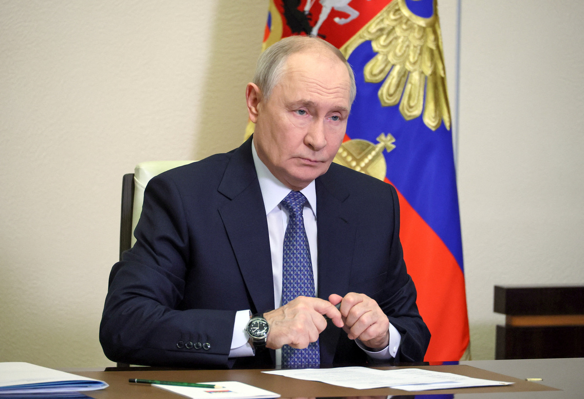 El presidente ruso, Vladímir Putin, preside una reunión por videoconferencia. | Reuters