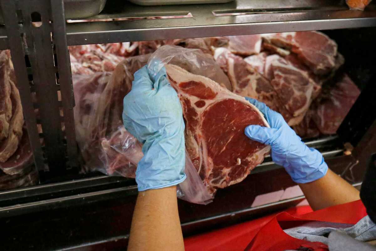 Hay sobreoferta de carne de res en México, pero precios no bajan.| Rolando Riestra.