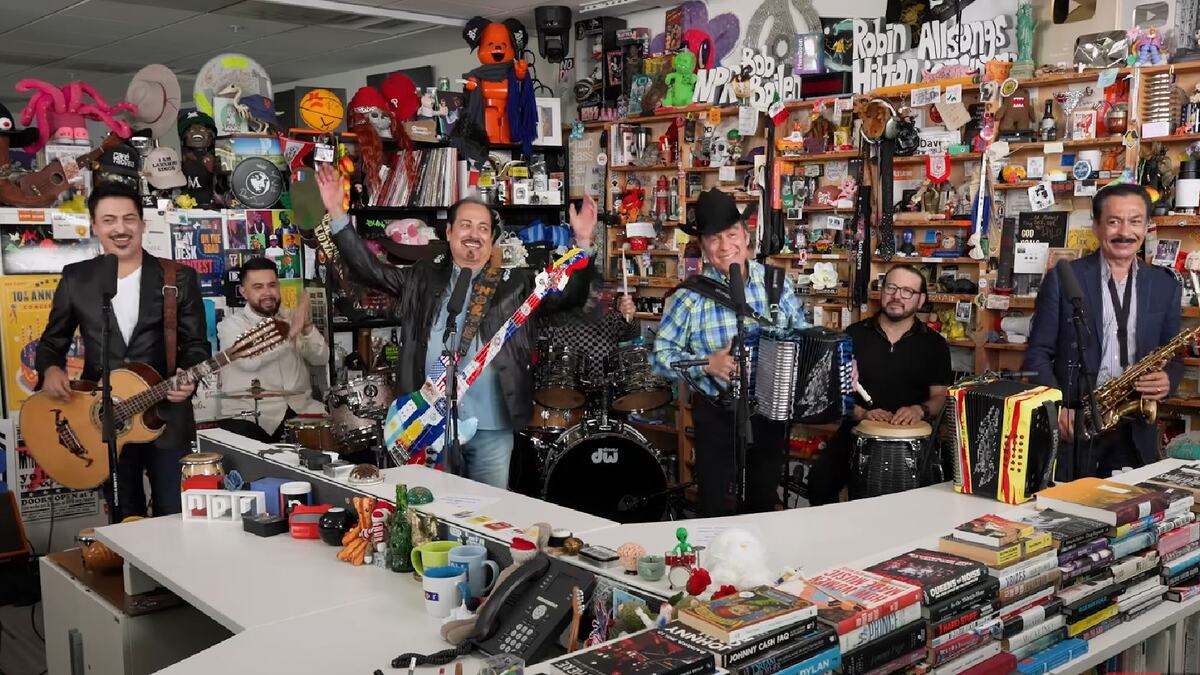 Los Tigres del Norte llegan al Tiny Desk con mensaje en defensa de los migrantes: "Somos más americanos que todititos los gringos"