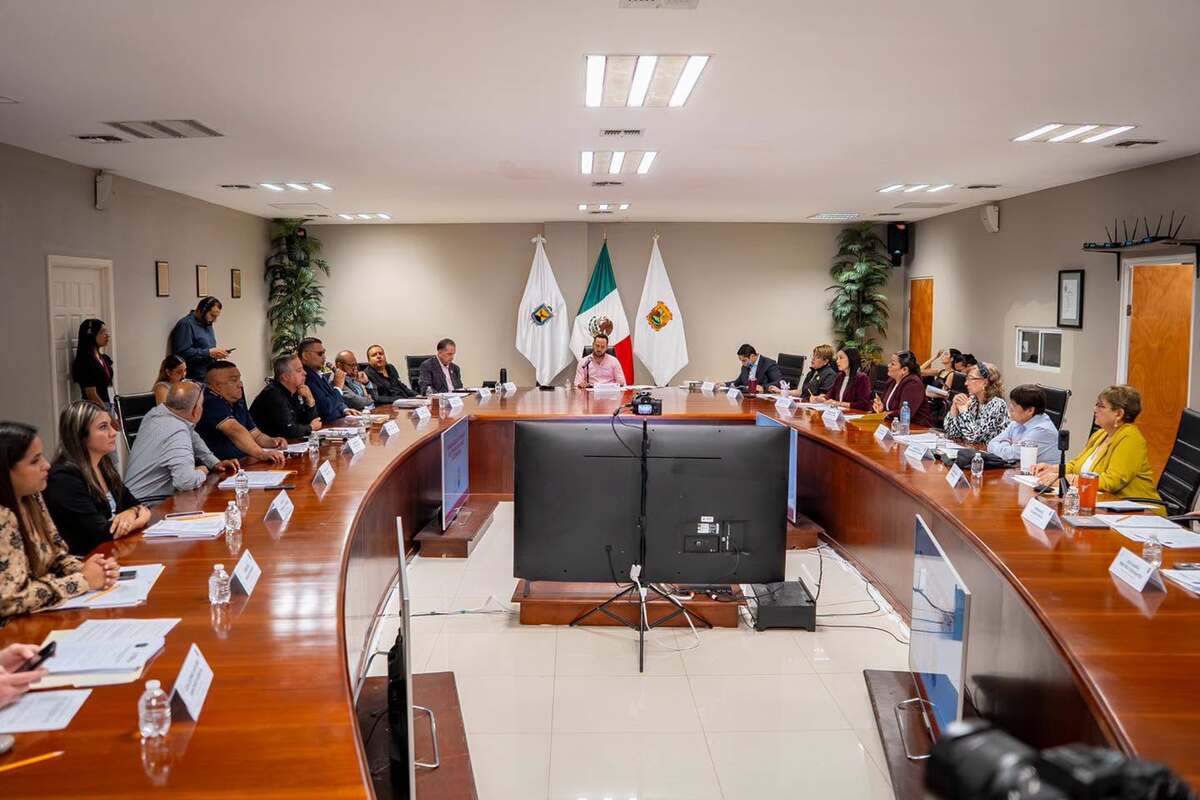 El alcalde Jacobo Rodríguez encabeza la Sesión Ordinaria de Cabildo | Foto: Facebook de Presidencia Municipal de Piedras Negras.