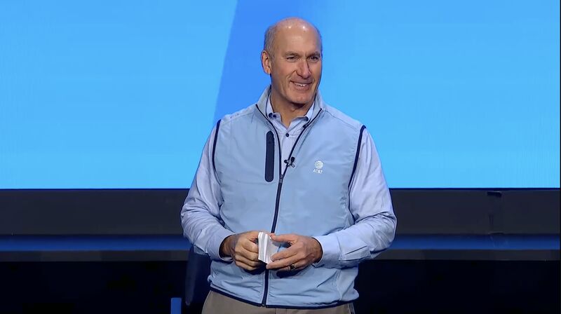 Por qué AT&T vende la división de México: La apuesta millonaria de John Stankey por la inteligencia artificial