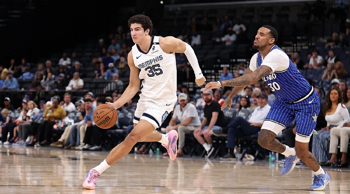 Karim López prepara su debut en la NBA con Memphis Grizzlies (AFP)