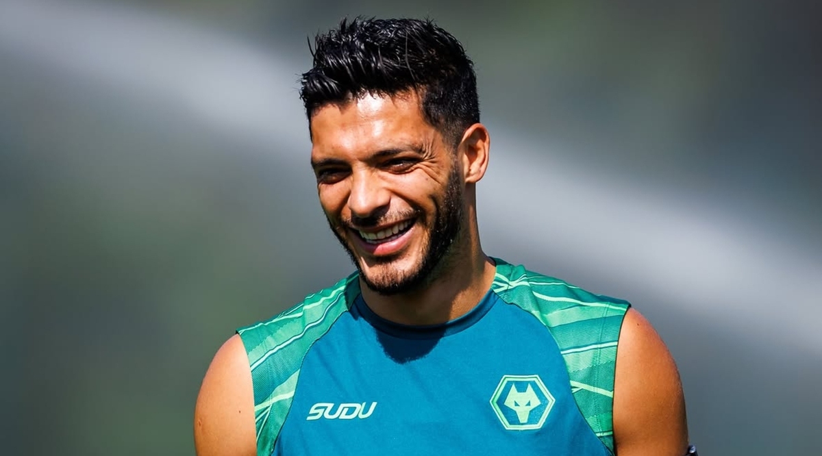 Raúl Jiménez sale de quirófano tras su cirugía en la rodilla (Instagram @raulalonsojimenez9)