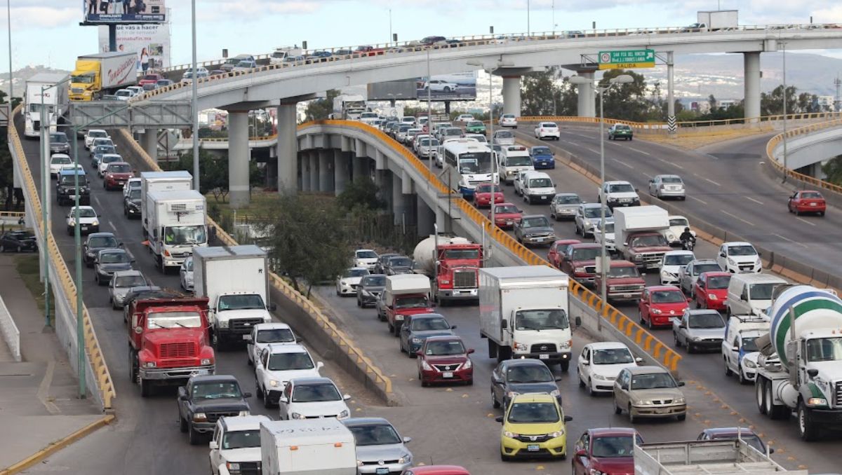 Tráfico en bulevar Aeropuerto | Dany Béjar