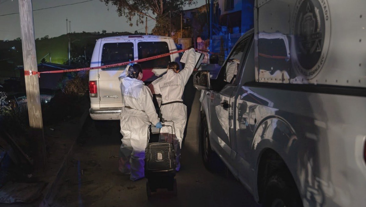 Policías municipales y paramédicos acudieron tras el reporte al 911 | Foto: Especial