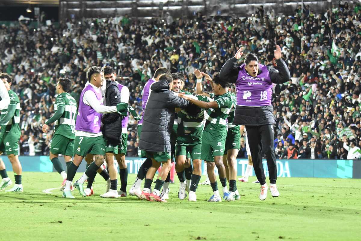 Santos Laguna llegó a 16 puntos tras conseguir su quinto triunfo consecutivo en el Apertura 2026. | Roberto Amaya