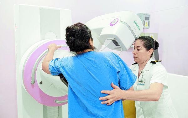 Tratar cáncer de mama cuesta en promedio 331 mil pesos: GNP Seguros