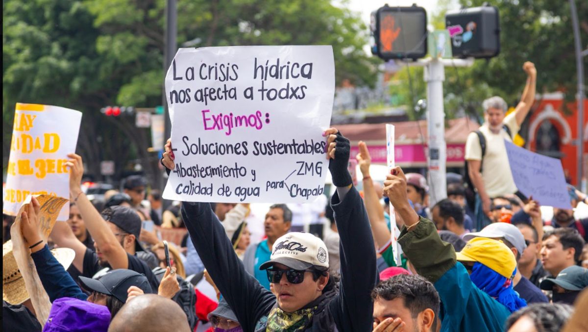 El Gobierno de Jalisco y Protección Civil desplegaron cerca de mil elementos en la movilización. (Farid Santos)