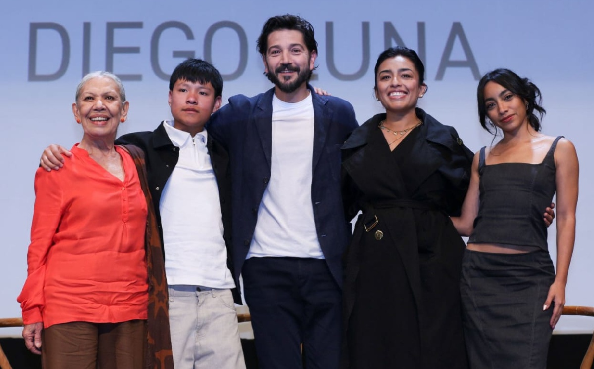 Luisa Huertas, Sergio Bautista, Diego Luna,  Adriana Paz y Anna Díaz.